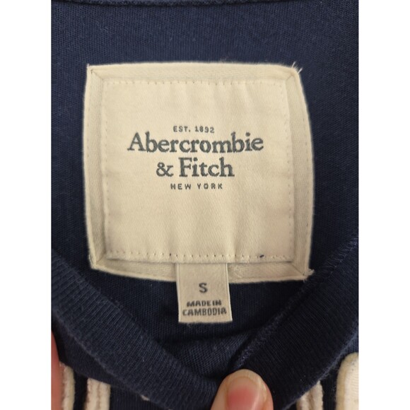 Y2K Abercrombie and Fitch Navy Blue T-Shirt w White Spellout Women's Small Retro - Picture 4 of 9